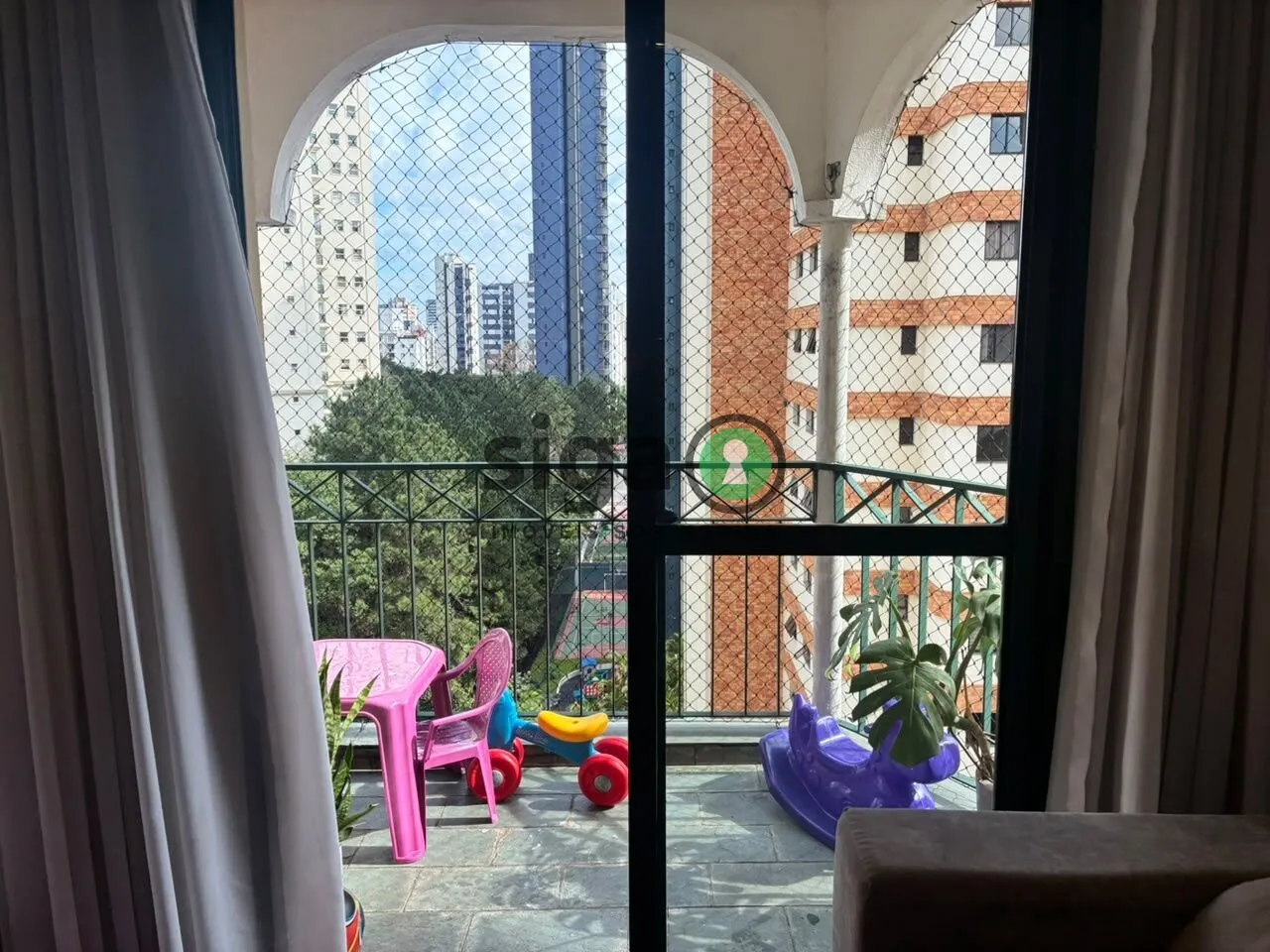 Imagem VENDE Apartamento na Vila Suzana (Região do MORUMBI) com 2 quartos, uma suíte + Closet e 2 vagas