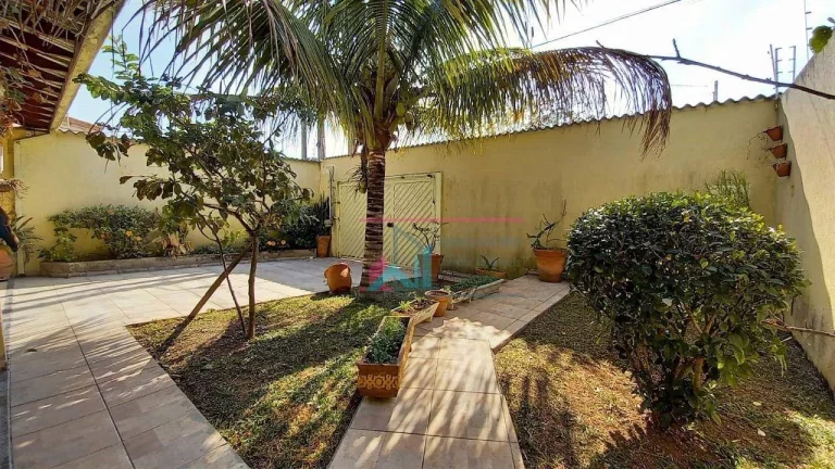 Imagem Casa com 3 dormitórios à venda - Jardim dos Ipês - Cachoeira Paulista/SP