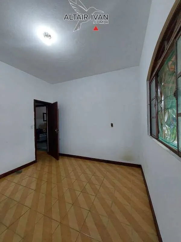 Imagem Casa antiga em bom estado