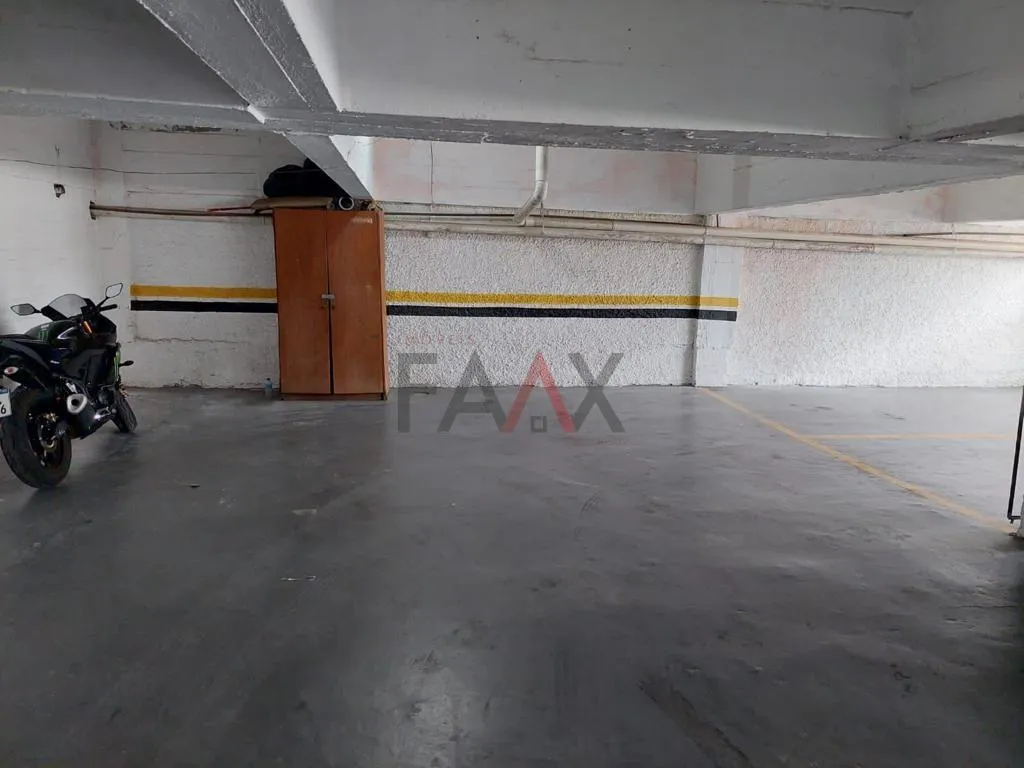 Imagem Garagem a 150 metros do Mar à Venda em Balneário Camboriú