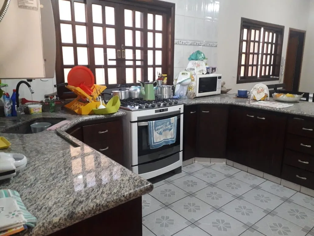 Imagem Casa à venda 3 Quartos, 3 Vagas, 284M², Pedregulho, Guaratinguetá - SP