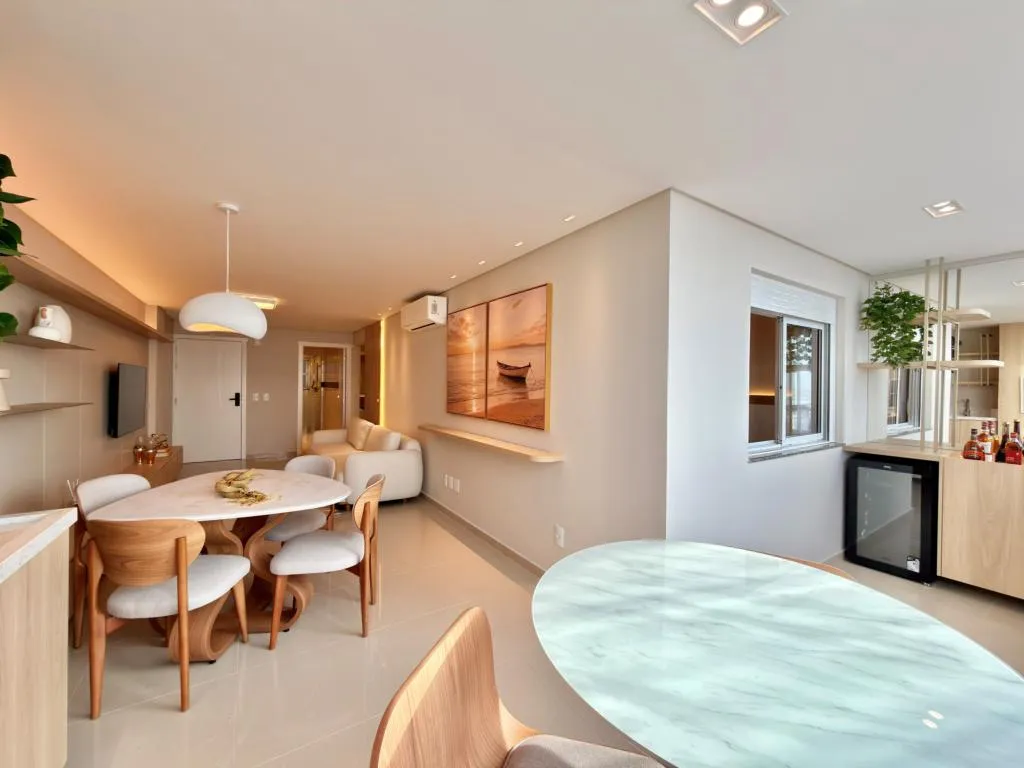 Foto do imóvel: Apartamento 2 Dormitórios - Bairro Zona Nova em Avenida Beira Mar