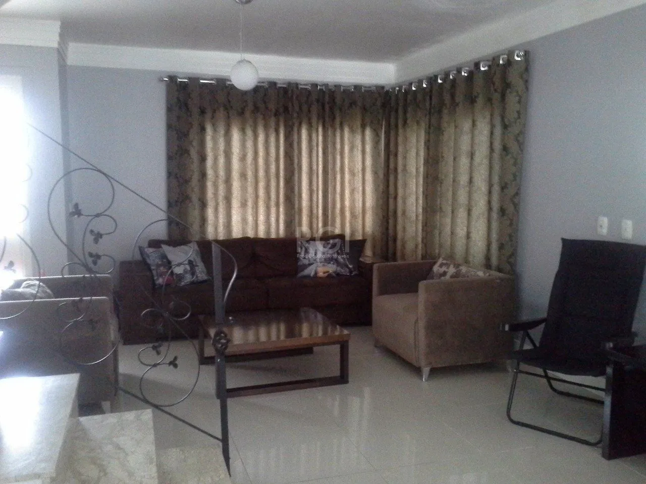 Imagem Casa para Venda - 272m², 3 dormitórios, sendo 1 suítes, 2 vagas - Hípica