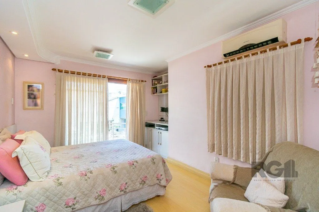 Imagem Casa em condominio no Sarandi de 3 dormitórios 2 vagas e infra