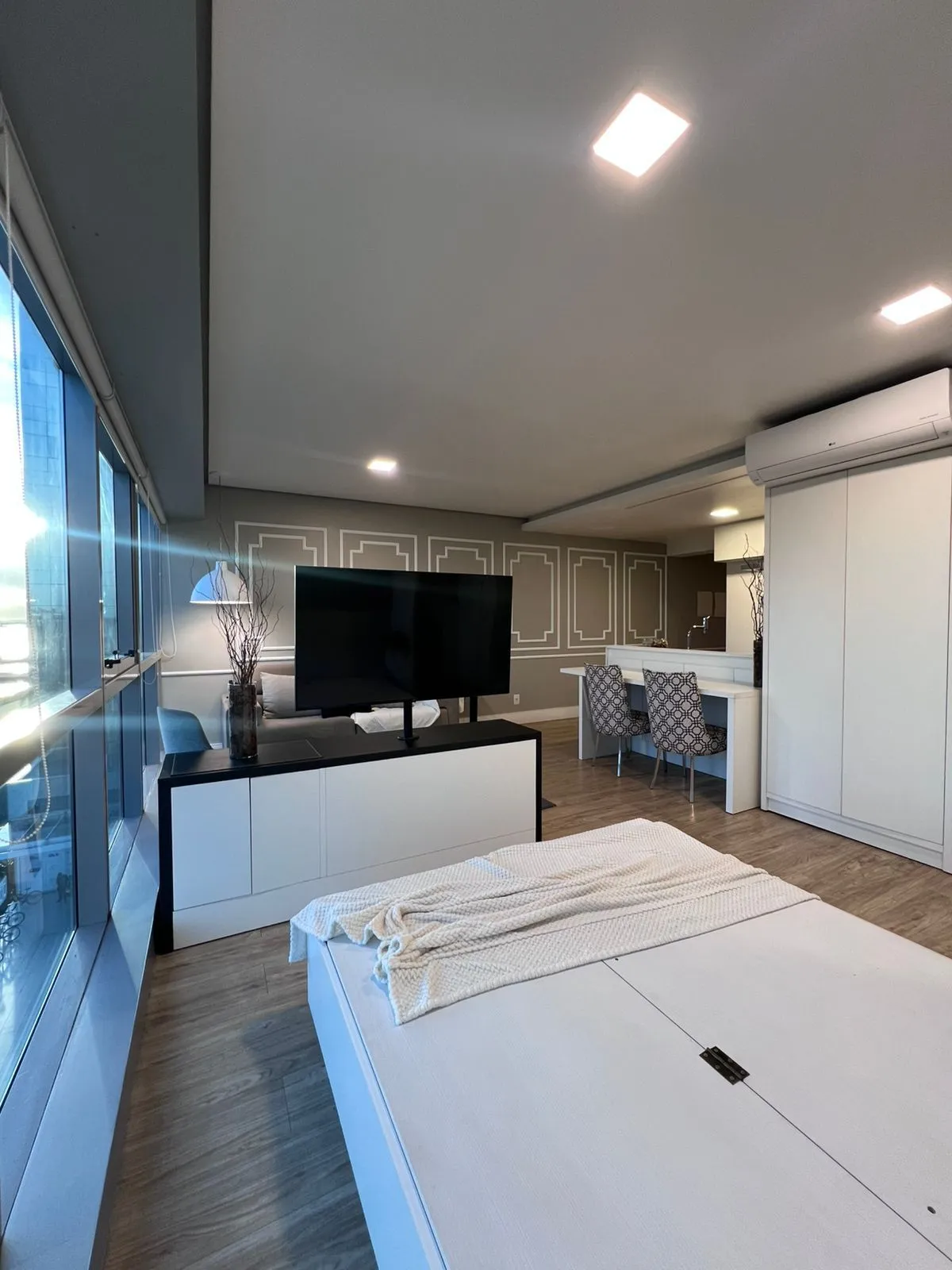 Imagem Apartamento 1 dormitório com vaga coberta para venda e locação no bairro Praia de Belas