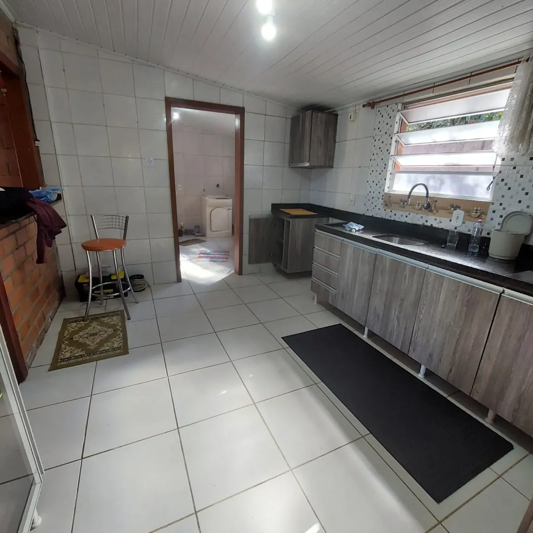 Imagem Casa com Piscina à Venda em Santo Onofre, Viamão