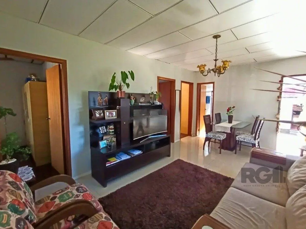 Imagem Casa com 3 quartos espaçosos, 2 banheiros bem distribuídos e 2 vagas de garagem