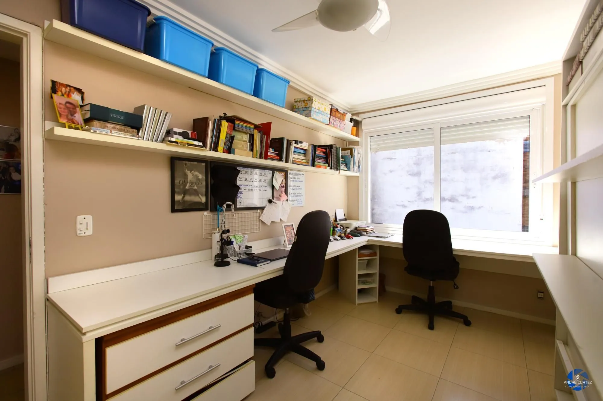 Imagem Vende cobertura: Piso inferior: 03 dormitórios, 02 banheiros, living 2 ambientes, cozinha americana.