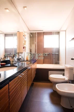 Imagem Lindo apartamento com 163m2 em rua muito procurada no Panamby. Condomínio com lazer completo destac...