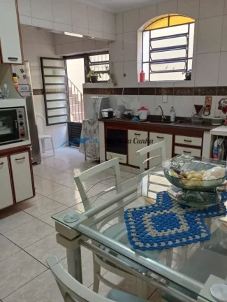 Imagem Sobrado à Venda com 3 dormitórios, 2 vagas, Rudge Ramos - SBC
