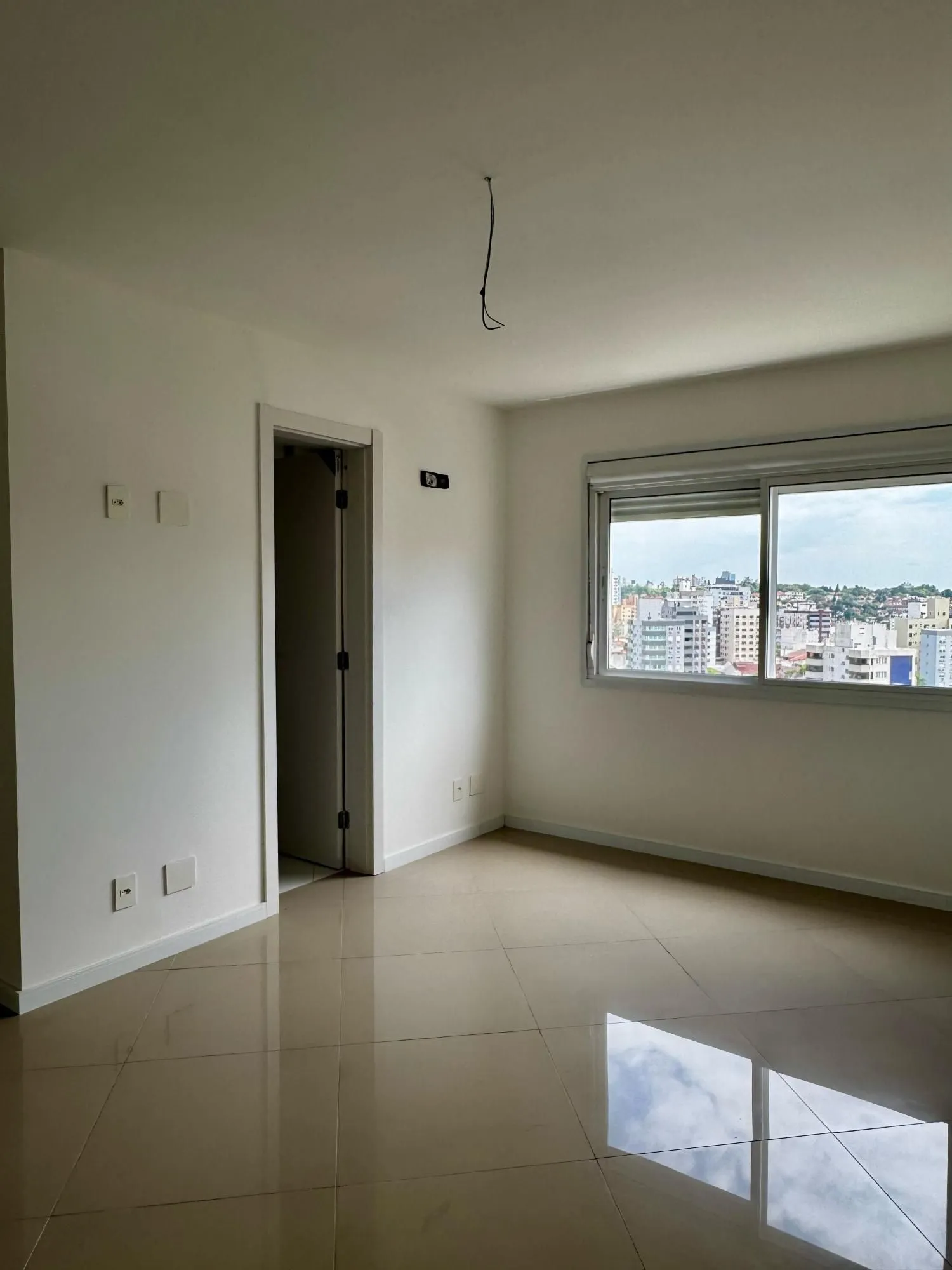 Imagem EXCELENTE APARTAMENTO NOVO Á VENDA - Passo da Areia | Porto Alegre