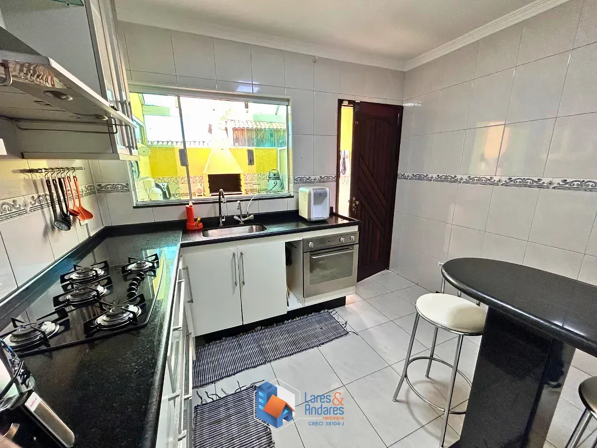 Imagem Sobrado para venda em Jardim Triana com 3 quartos, sendo 1 suíte, 102m²
