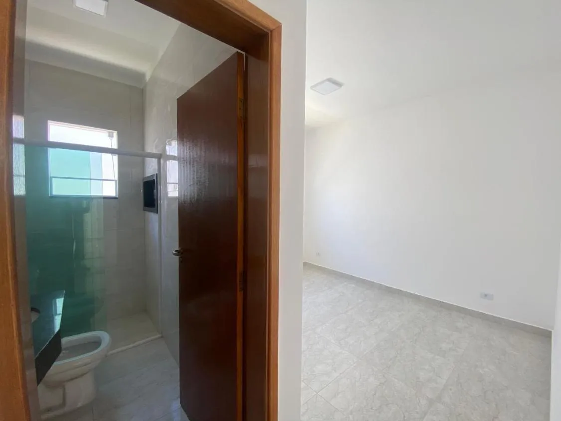 Imagem LINDA CASA NOVA COM PISCINA A 520 METROS DO MAR NO BOPIRANGA