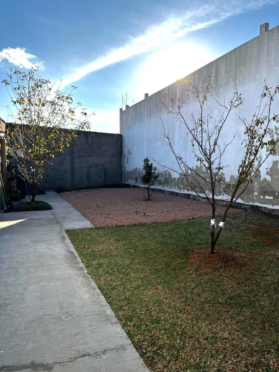 Imagem Casa térrea de 3 dormitórios e amplo pátio