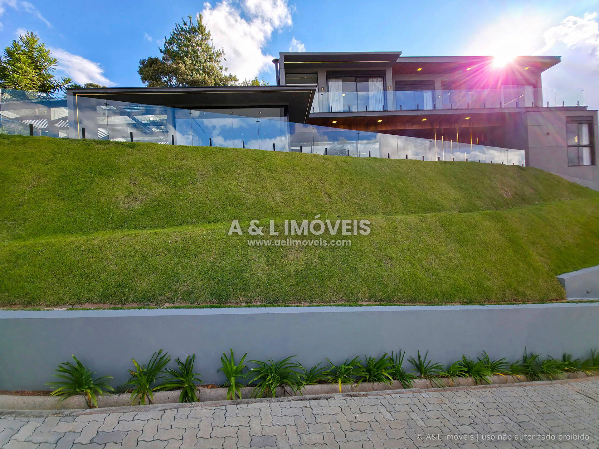 Imagem Casa à venda em Campos do Jordão | Iporanga | 4 suítes | Spa