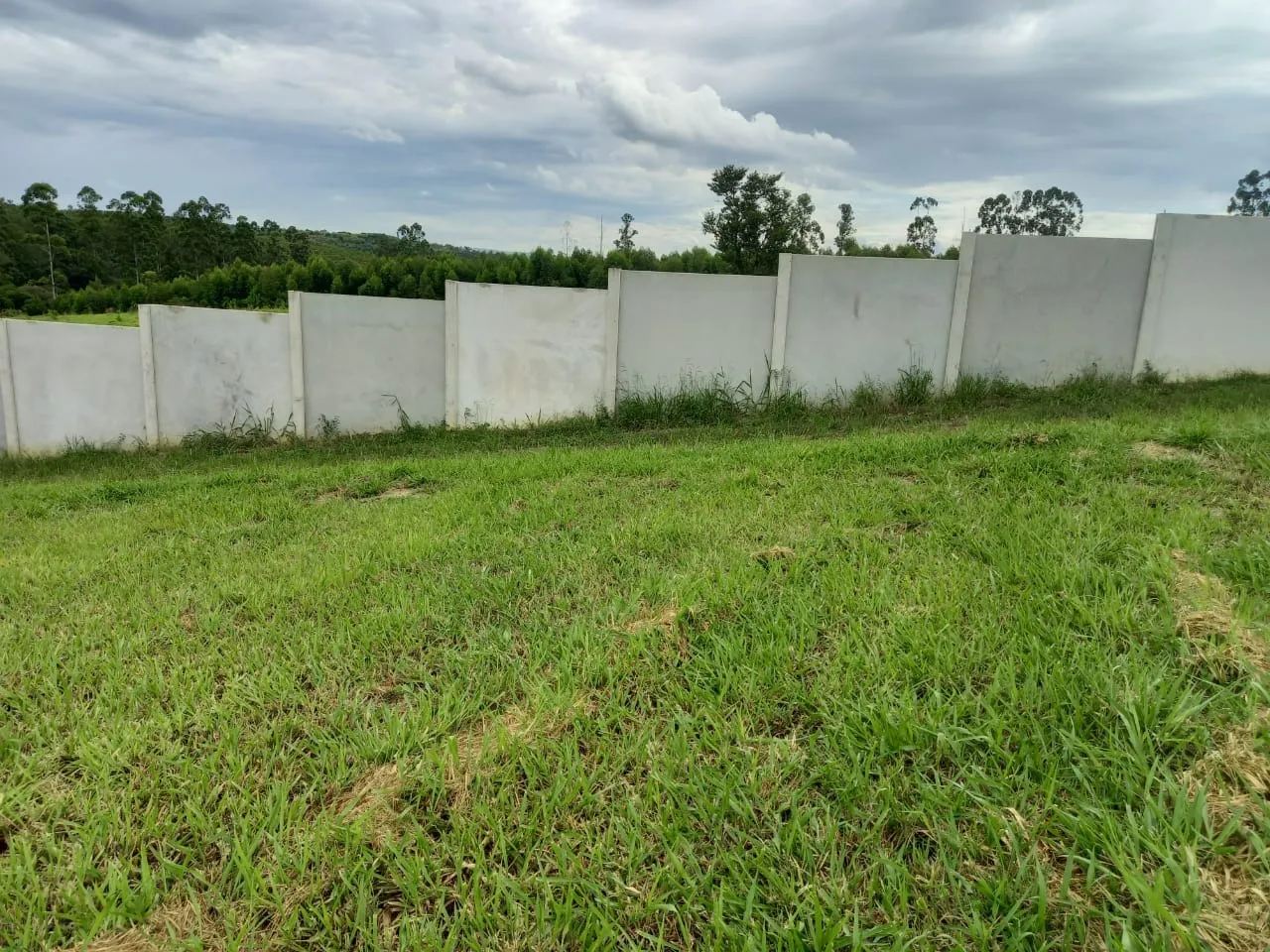 Imagem Lote de 1005,33m² Localizado no Condomínio Fazenda Alta Vista.