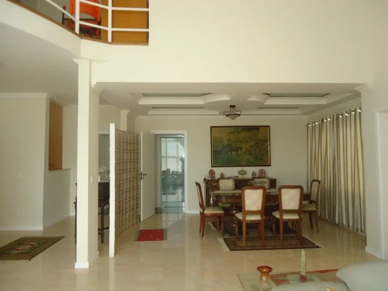 Imagem Casa em Condomínio de Luxo no Jardim Paiquerê, Valinhos-SP: 3 Quartos, 3 Suítes, 3 Salas, 5 Banheiros, 495m². Confira!