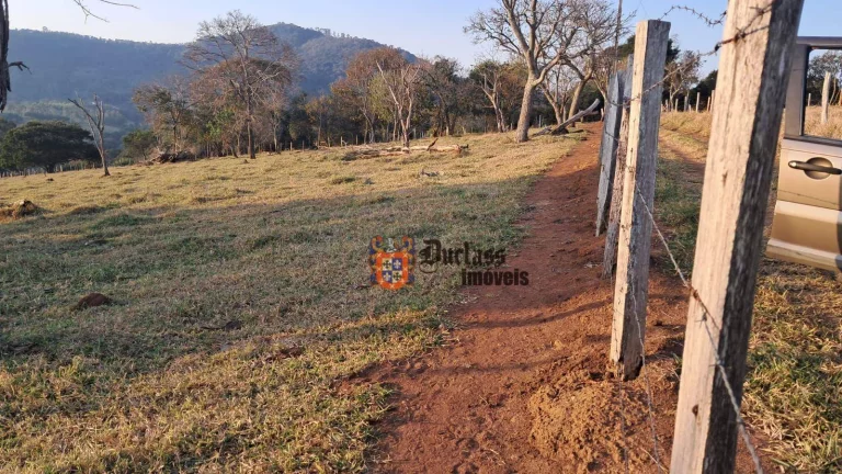 Imagem Sítio com 4 suítes à venda, 57000 m² por R$ 1.590.000 - Estiva do Agudos - Bragança Paulista/SP