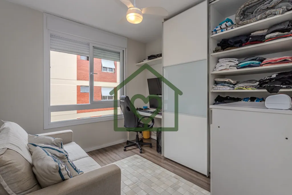 Imagem Apartamento com 71m² privativos, 2 dormitórios sendo 1 suíte, living para 3 ambientes, churrasque...