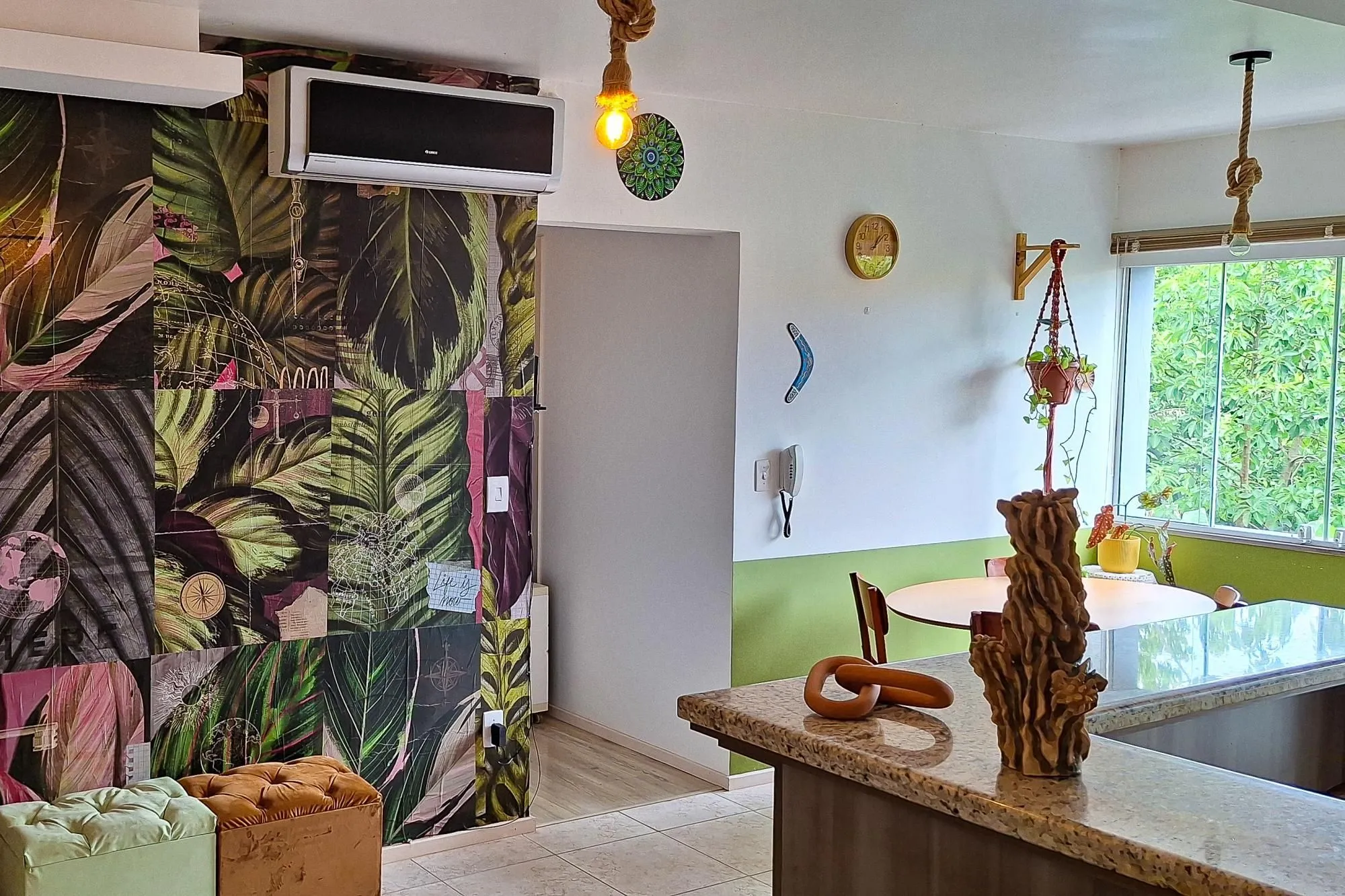 Imagem Belíssimo Apartamento com 3 dormitórios e 1 vaga de garagem no bairro Aberta dos Morros, zona sul de Porto Alegre.