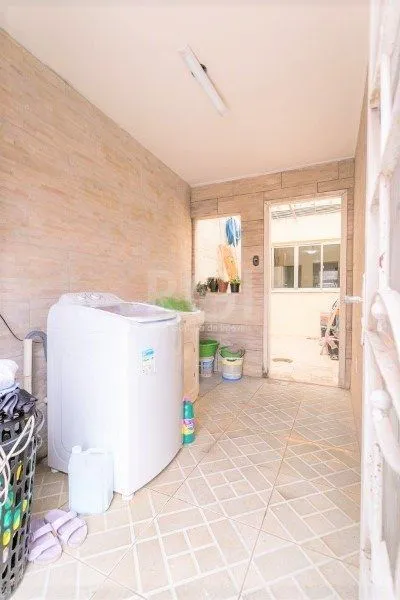 Imagem Casa para Venda - 238.35m², 4 dormitórios, sendo 1 suites, 2 vagas - Nonoai