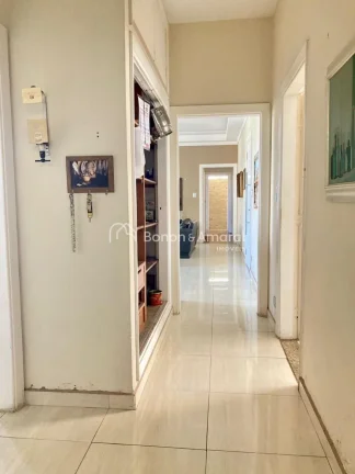 Imagem Localizado em uma torre única, este excelente apartamento oferece vista permanente para a charmosa ...