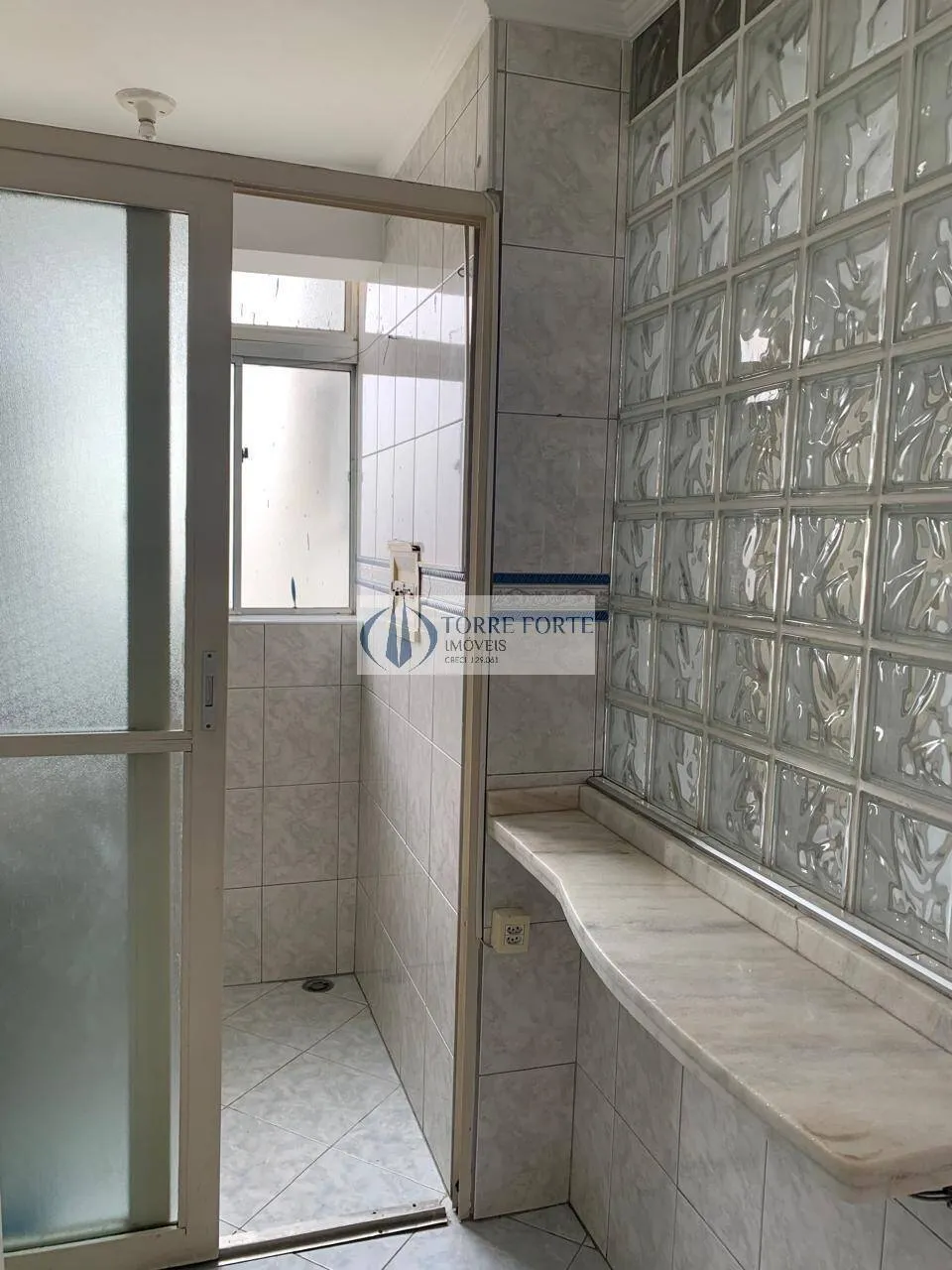 Imagem Apartamento com 2 dormitorios 1 vaga de garagem no Jardim Santa Terezinha.