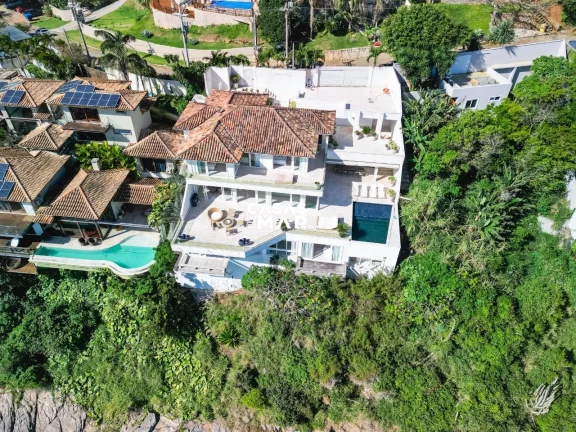 Imagem Luxuosa Casa Frente Mar em Búzios-Ferradura: 6 Suítes, Vista Deslumbrante, Piscina e Privacidade Total!
