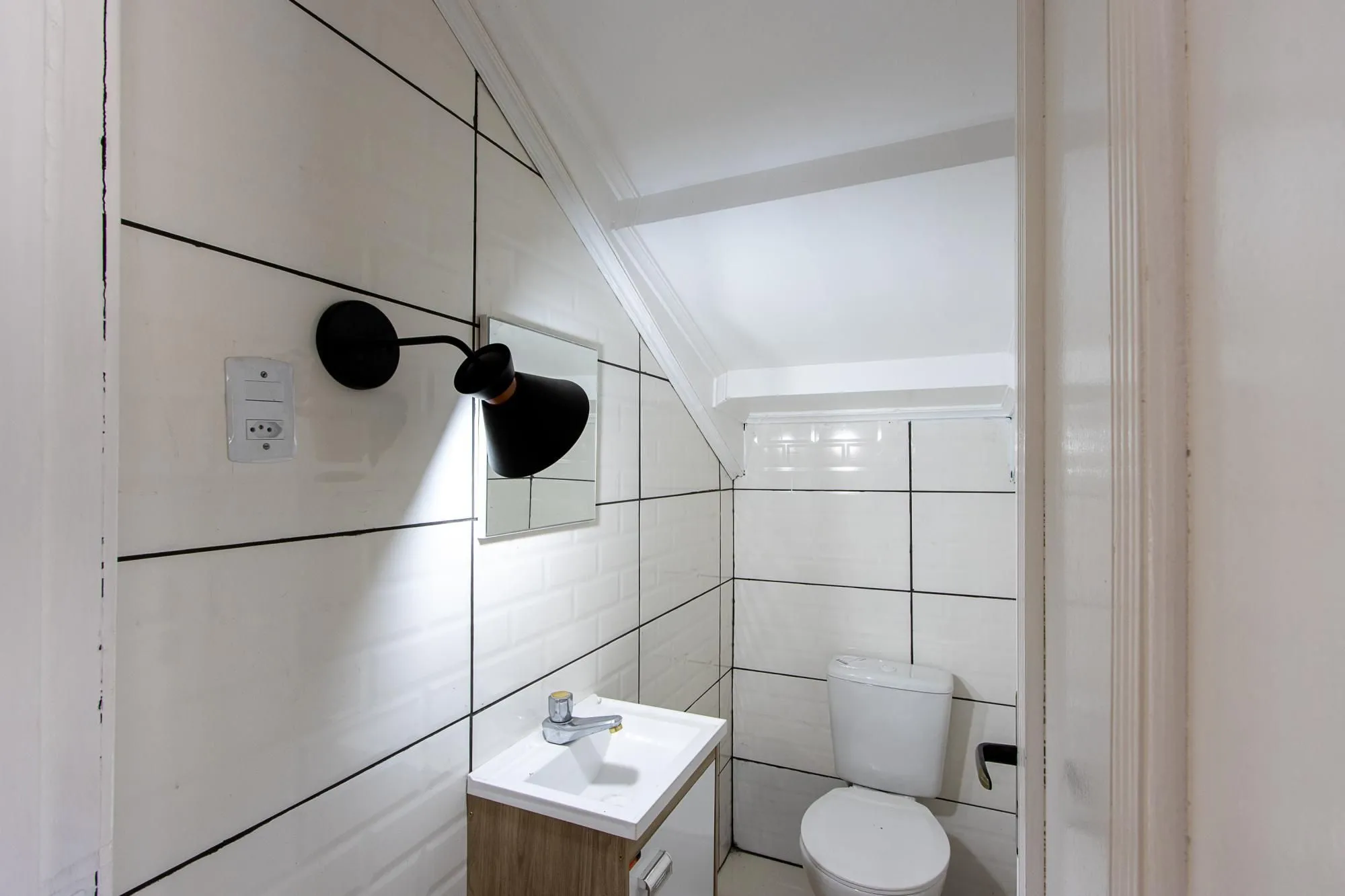 Imagem Casa de alvenaria, com 3 quartos, 1 suíte e 3 vagas de garagem.