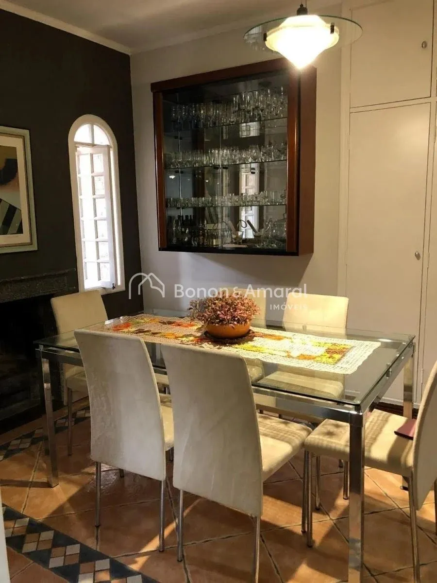 Imagem Casa à venda próxima à Lagoa do Taquaral em Campinas