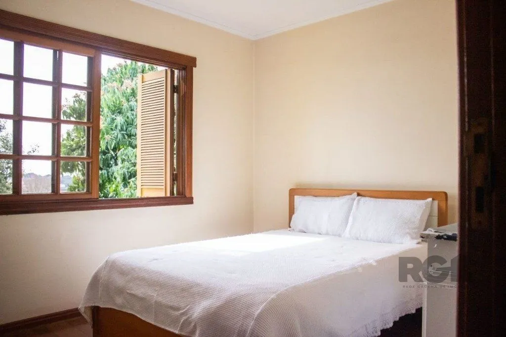 Imagem Casa 298m² - 4 dormitórios, 3 vagas na Zona Norte