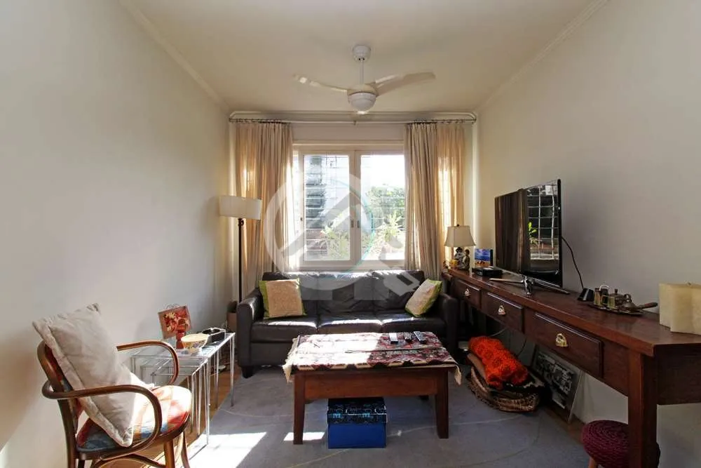 Imagem Localizado no coração do charmoso bairro Moinhos de Vento, este apartamento de 100m² oferece o eq...