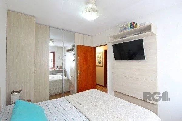 Imagem Apartamento com 3 Dormitórios, Suíte e Sacada e 1 vaga - 115m² - Petrópolis
