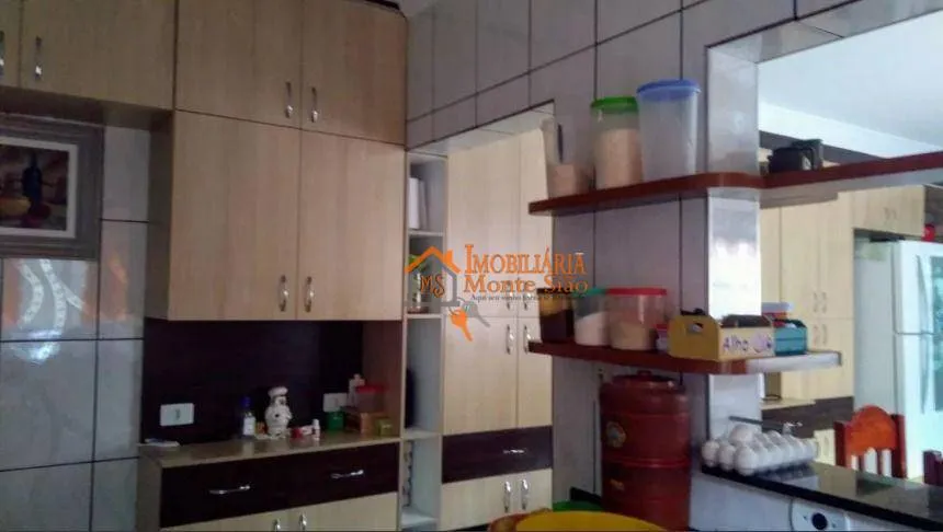 Imagem Sobrado com 3 dormitórios à venda, 200 m² por R$ 954.000,00 - Cidade Soberana - Guarulhos/SP