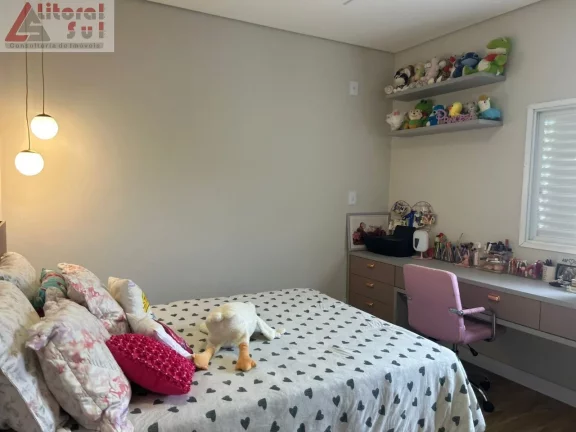 Imagem Casa à venda em Praia Grande-SP, bairro Tupi, 3 quartos, 3 suítes, 1 sala, 3 banheiros, 4 vagas, 230m².