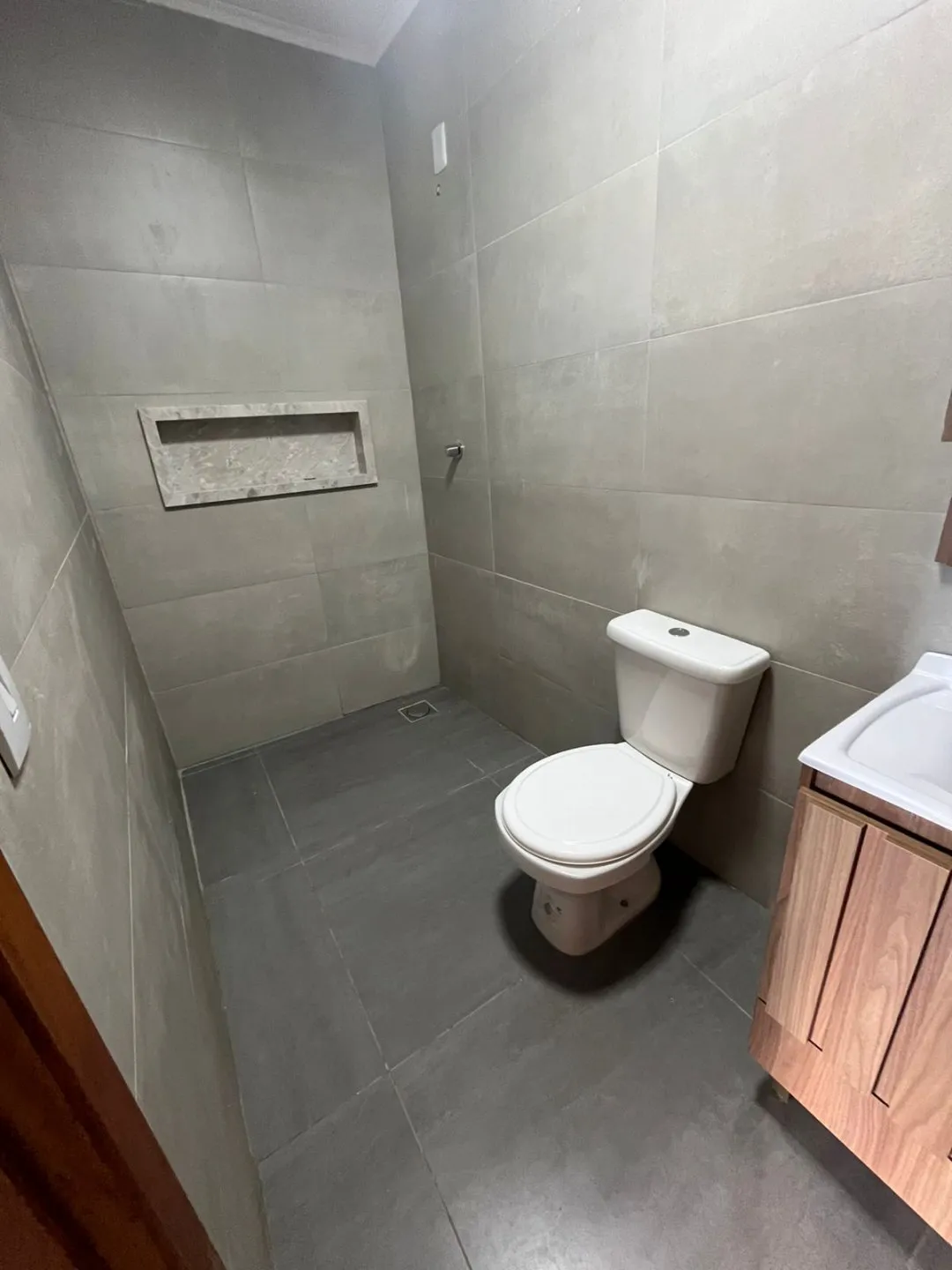 Imagem Casa Nova com Suíte, Lareira e Acabamento impecável