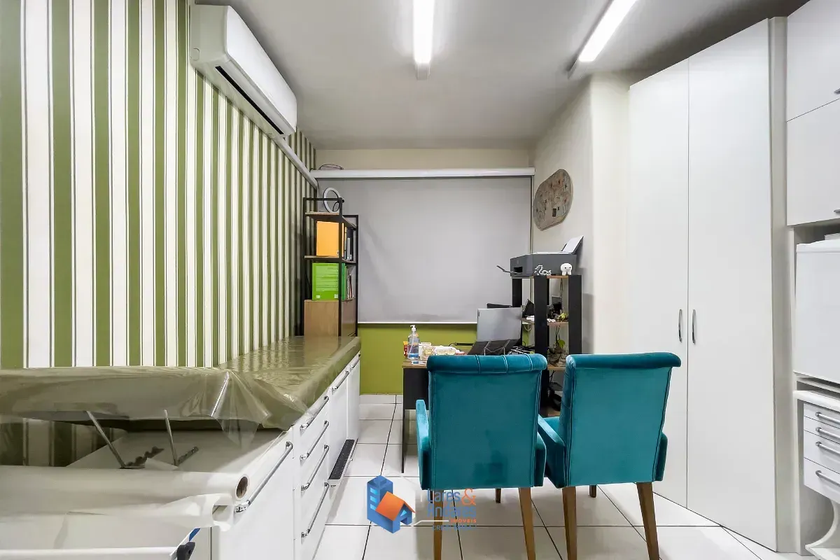 Imagem Conjunto comercial para venda em Cidade Ademar, 361m²