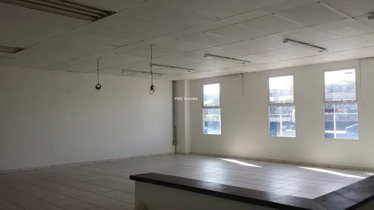 Imagem Galpão com 922m² para locação em Guarulhos - SP.
