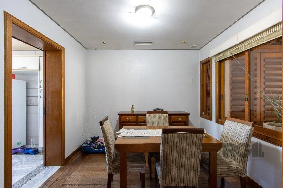 Imagem Casa para Venda - 450m², 4 dormitórios, sendo 4 suites, 5 vagas - Vila Assunção