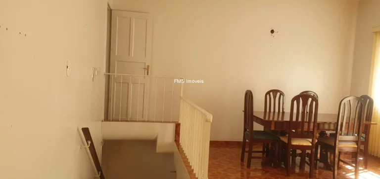 Imagem Casa à venda em Perdizes, São Paulo - SP, com 2 quartos, 1 sala, 2 banheiros, 4 vagas e 186m²!