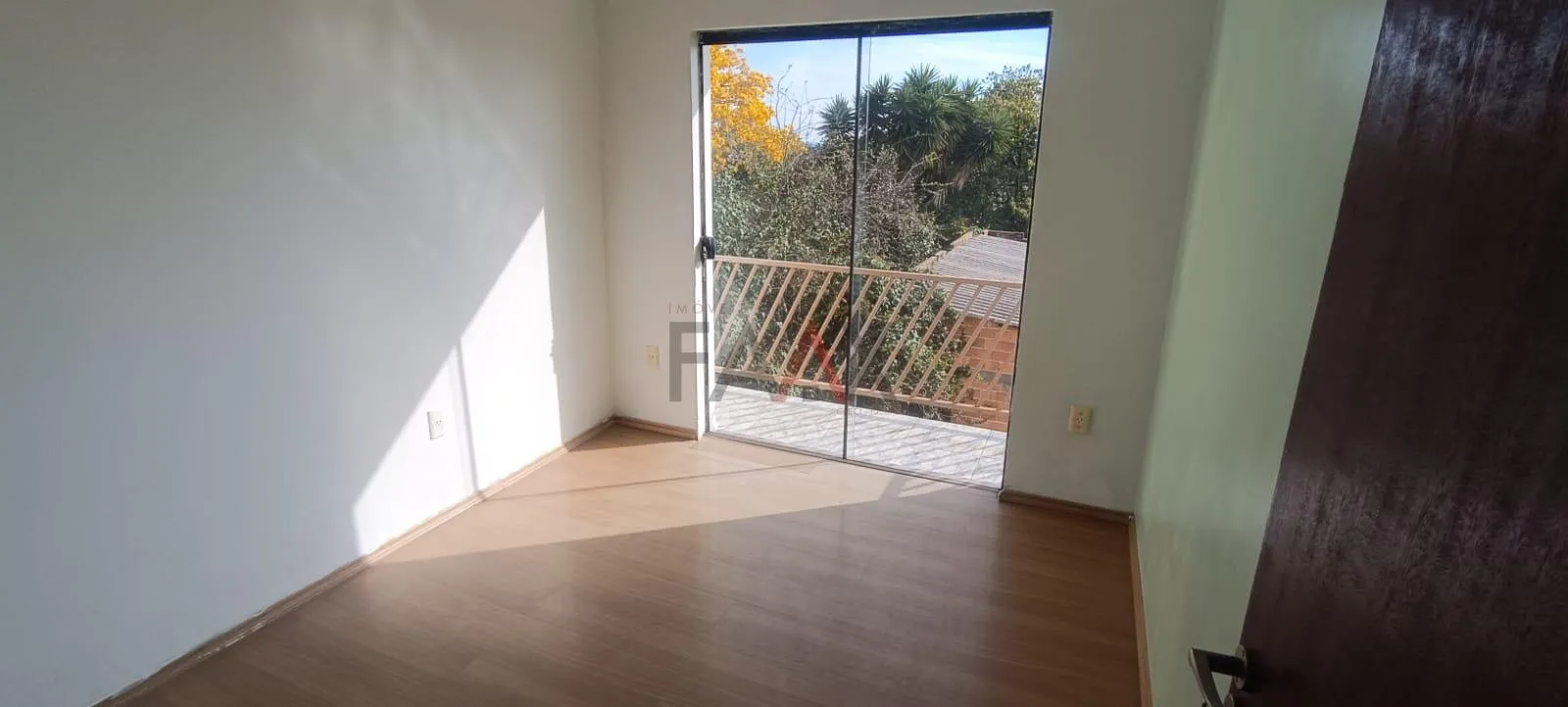Imagem Sobrado com 4 Quartos e Suíte para Alugar no São Cristóvão