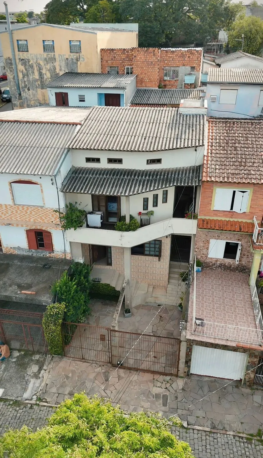 Imagem Excelente casa para venda com edicula e sotão. Entrar e morar!