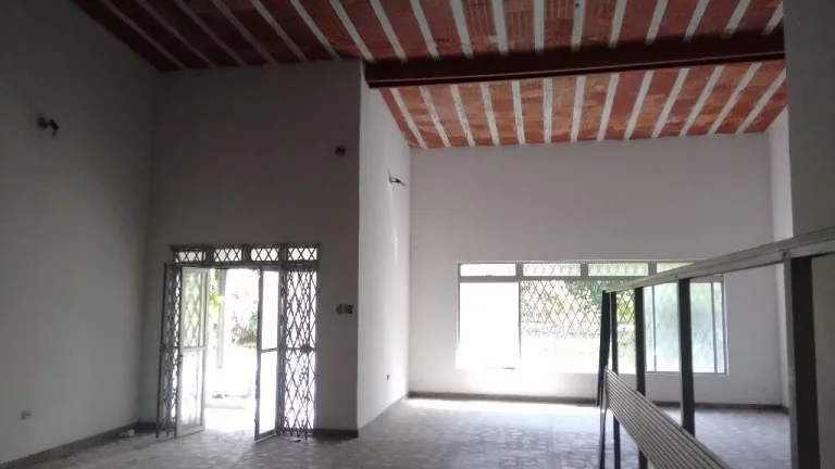 Imagem Casa de 500m² à vendam com 6 suítes, localizada em Aldeia, Camaragibe - Pernambuco.