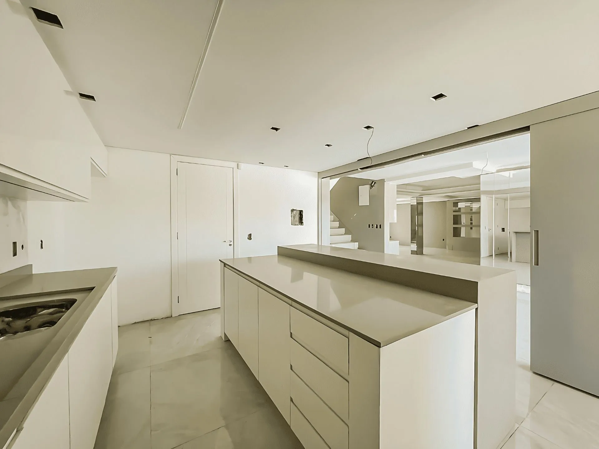 Imagem Casa Reformada com Piscina, 370m², 2 Suítes com Closet no Três Figueiras - POA