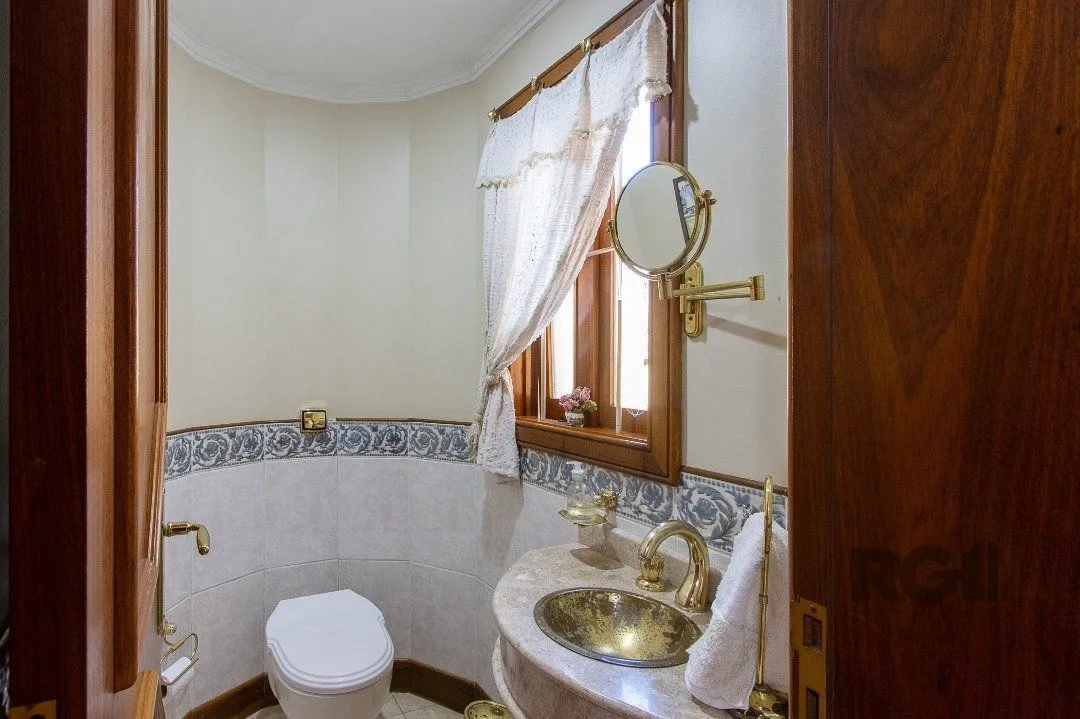 Imagem Casa para Venda - 450m², 4 dormitórios, sendo 4 suites, 5 vagas - Vila Assunção