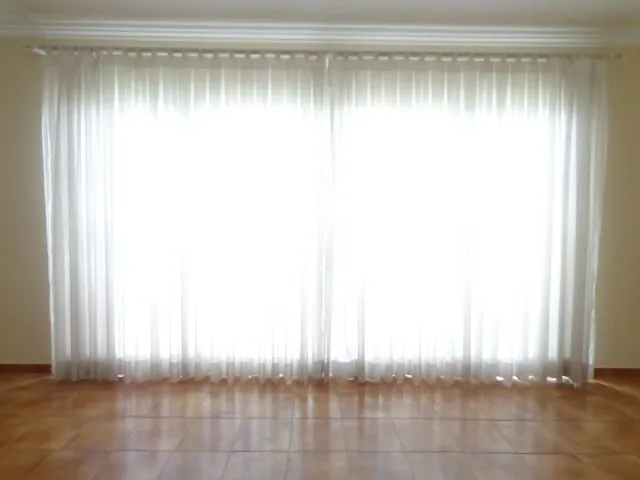 Imagem Casa para Locação 3 Quartos, 1 Suite, 3 Vagas, 600M², Centro, Pindamonhangaba - SP