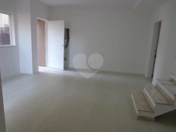 Casa à venda com 3 quartos, sendo 1 suíte, no condomínio Professor Teot?nio Monteiro de Barros Filho, São Paulo - SP