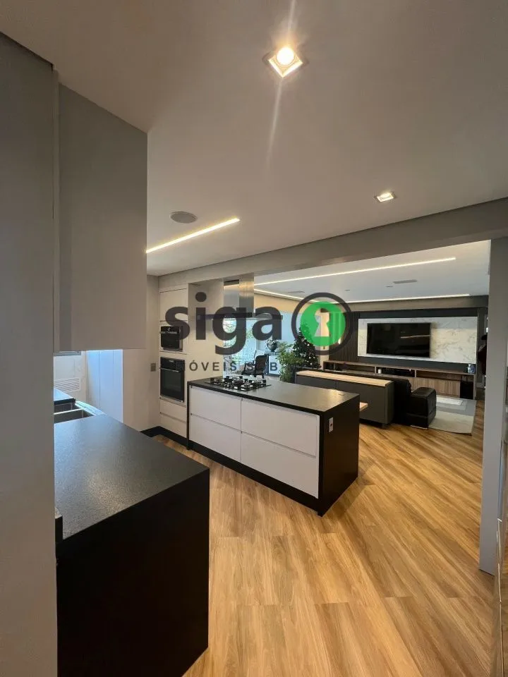 Imagem Apartamento com 149m2, 3 Suites, 4 banheiros 2 vagas demarcadas e deposito de 3m2