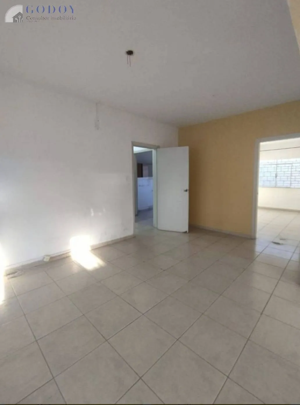 Imagem Casa ampla com 4 quartos, suíte, rancho e garagem em ótima localização