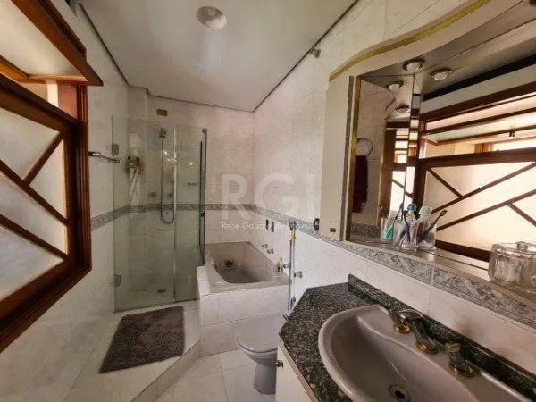 Imagem Cobertura para Venda - 263.45m², 3 dormitórios, sendo 1 suites, 2 vagas - Mont Serrat